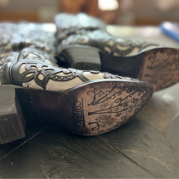 Black & white tooled boots - Picture 6 of 6